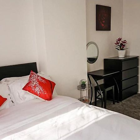 Carnock Road Apartment - Silverburn Shopping Centre กลาสโกว์ ภายนอก รูปภาพ