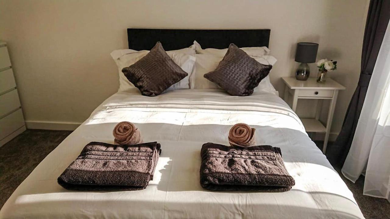 Carnock Road Apartment - Silverburn Shopping Centre กลาสโกว์ ภายนอก รูปภาพ