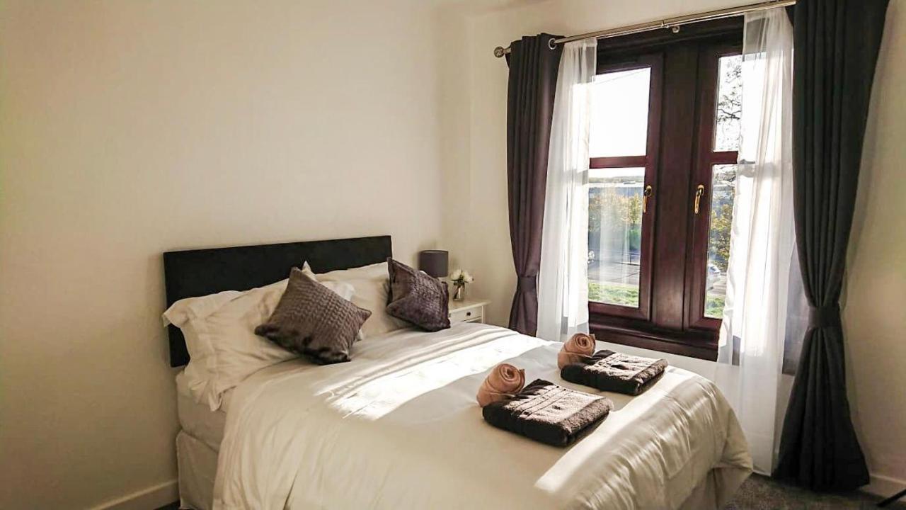 Carnock Road Apartment - Silverburn Shopping Centre กลาสโกว์ ภายนอก รูปภาพ