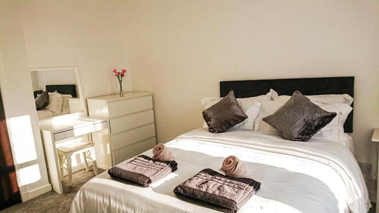 Carnock Road Apartment - Silverburn Shopping Centre กลาสโกว์ ภายนอก รูปภาพ