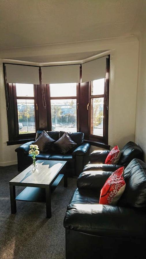 Carnock Road Apartment - Silverburn Shopping Centre กลาสโกว์ ภายนอก รูปภาพ
