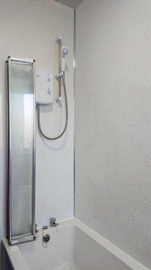 Carnock Road Apartment - Silverburn Shopping Centre กลาสโกว์ ภายนอก รูปภาพ